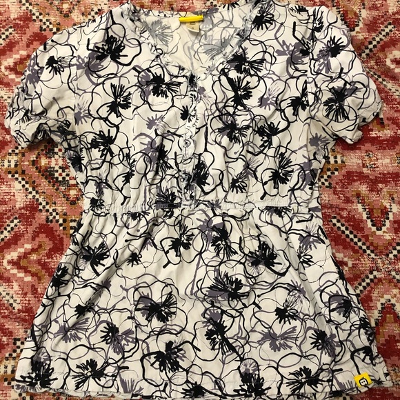 Scrub top - Picture 1 of 2